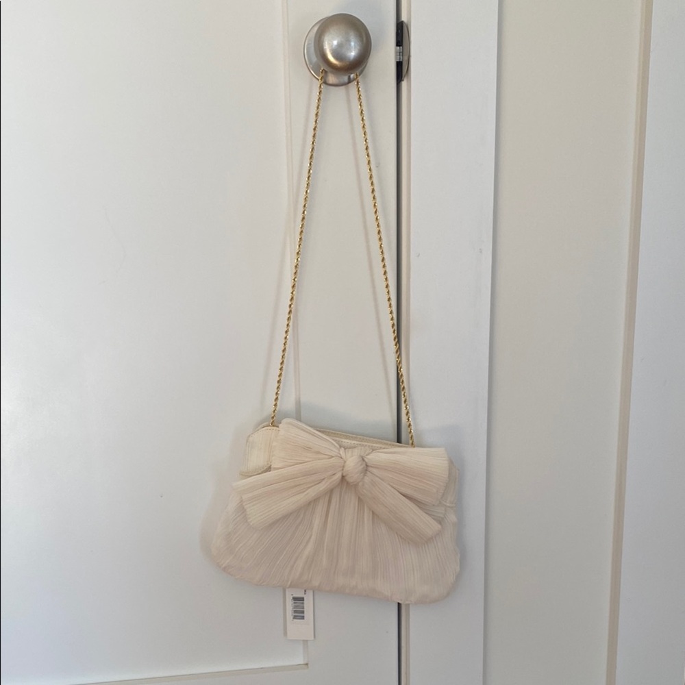 Cream Clutch with Bow Detail and Chain Strap